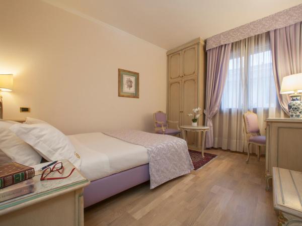 Majestic Toscanelli (centro storico) : photo 3 de la chambre chambre standard lit queen-size