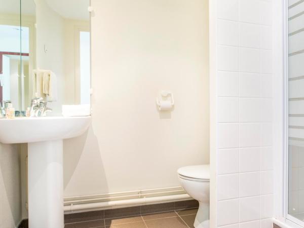 Hôtel Les Gens De Mer Dunkerque by Popinns : photo 3 de la chambre chambre lits jumeaux - vue sur ville