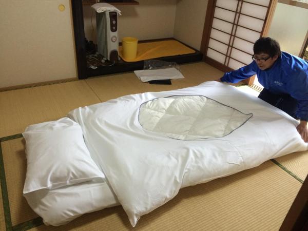 Wholeearth Ryokan Hiroshima : photo 4 de la chambre chambre triple Économique avec salle de bains commune