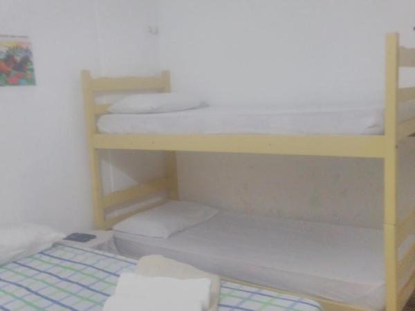 Hospedaria Praia e Sol : photo 2 de la chambre chambre quadruple Économique