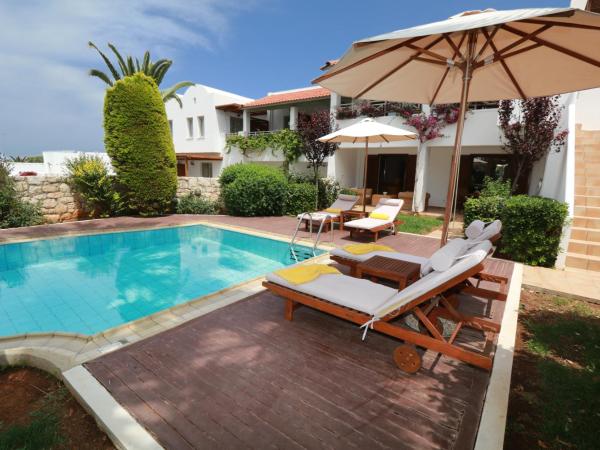 Annabelle Beach Resort : photo 1 de la chambre suite vip avec piscine commune