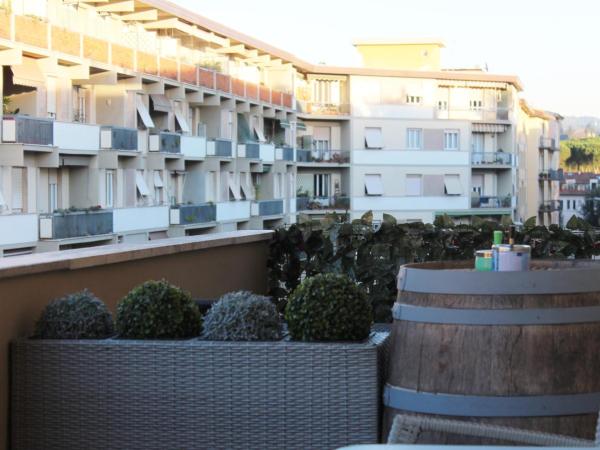 B&B Flo : photo 4 de la chambre chambre triple avec balcon et salle de bains privative