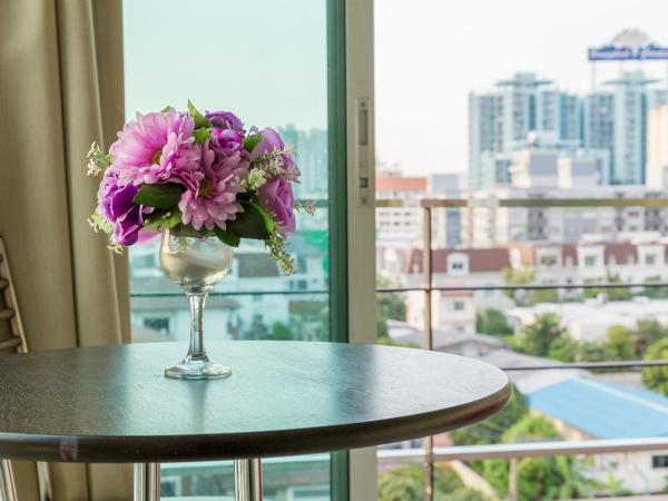 Right Place Sathorn : photo 4 de la chambre studio avec balcon