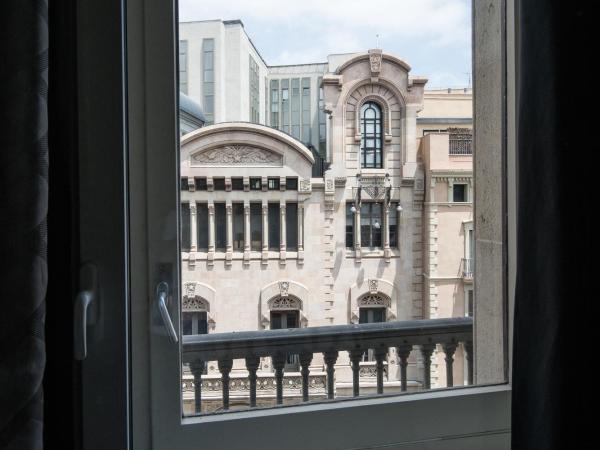 Catalonia Portal de l'Angel : photo 3 de la chambre chambre double ou lits jumeaux avec vue