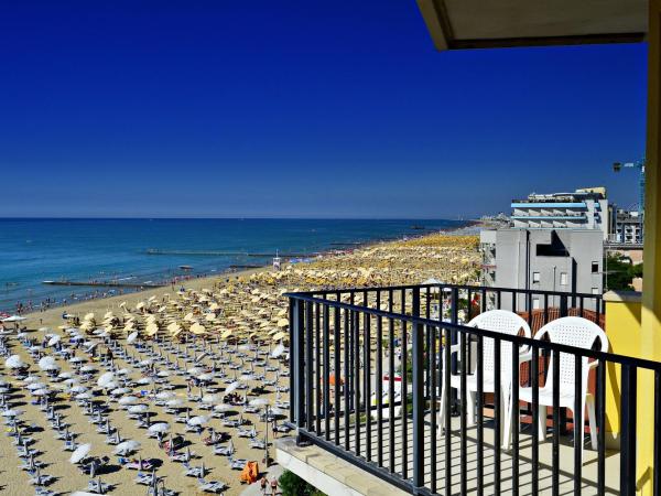 Hotel Mondial : photo 2 de la chambre chambre double ou lits jumeaux - vue sur mer