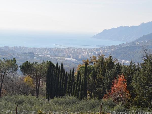 B&B Villa Setharè : photo 2 de la chambre chambre lit king-size - vue sur mer