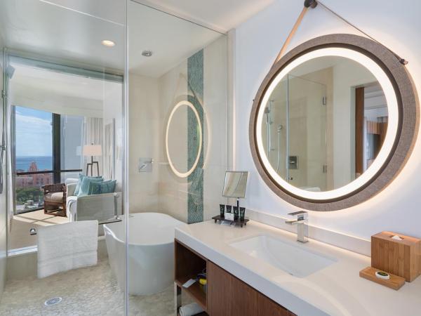 Hyatt Centric Waikiki Beach : photo 3 de la chambre suite lit king-size - vue sur océan