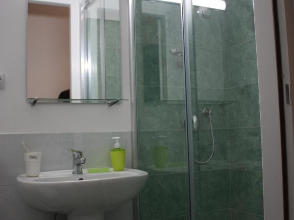 Tra L'Etna E Il Mare B&B : photo 10 de la chambre chambre triple