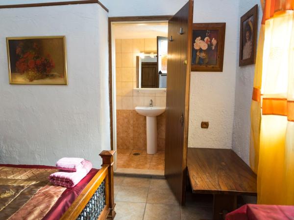 Spot Hotel : photo 5 de la chambre chambre 6 au 1er Étage 