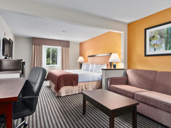 Baymont by Wyndham Dallas/ Love Field : photo 1 de la chambre studio suite with a king bed, non-smoking