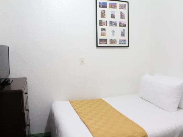 Union Hotel : photo 4 de la chambre chambre de luxe avec lit double et salle de bains commune