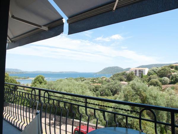 En Aparté : photo 9 de la chambre studio avec balcon et vue sur la mer (2 adultes)