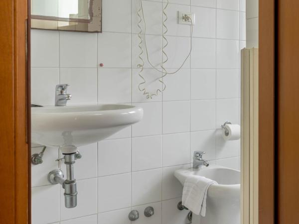 Hotel Monica : photo 1 de la chambre chambre simple