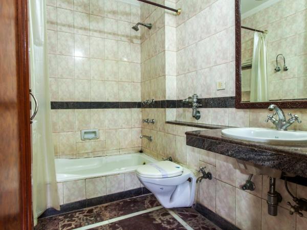 Hotel Sunstar Residency : photo 6 de la chambre chambre double ou lits jumeaux