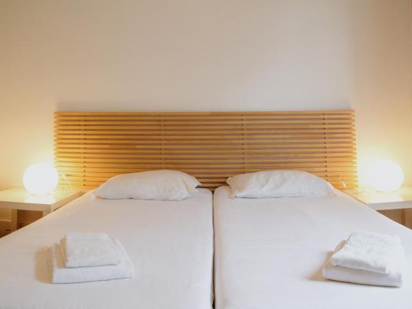 Porto Spot Hostel : photo 1 de la chambre chambre lits jumeaux avec salle de bains privative