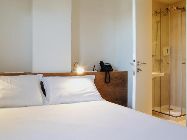 Hotel Spot Family Suites : photo 2 de la chambre chambre double