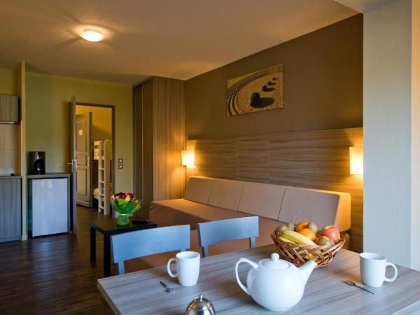 SOWELL Family Les Amandiers : photo 4 de la chambre chambre quadruple en duplex