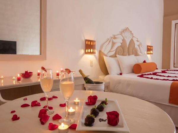 Flamingo Vallarta Hotel & Marina : photo 10 de la chambre chambre avec vue sur port de plaisance