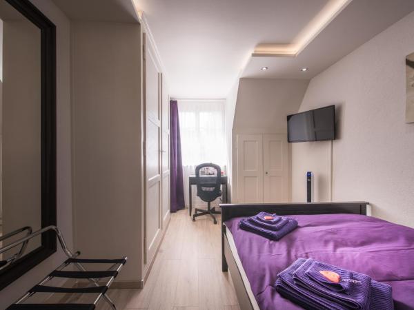 Max Aviation Villa & Apartments : photo 4 de la chambre chambre lit queen-size supérieure - villa