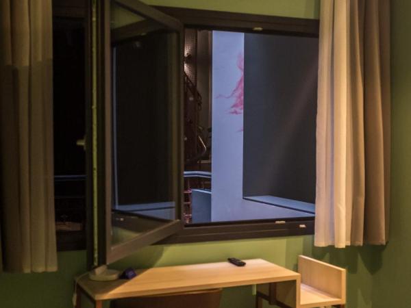 Colors Urban Hotel Thessaloniki : photo 10 de la chambre chambre double moyenne - vue sur intérieur