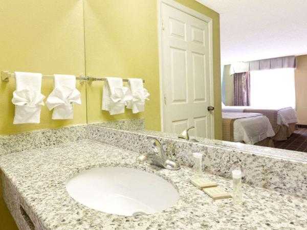 Rodeway Inn Charlotte Airport Area : photo 3 de la chambre chambre lit king-size - non-fumeurs