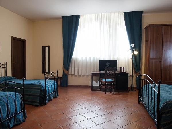 Grand Hotel Capodimonte : photo 3 de la chambre chambre quadruple