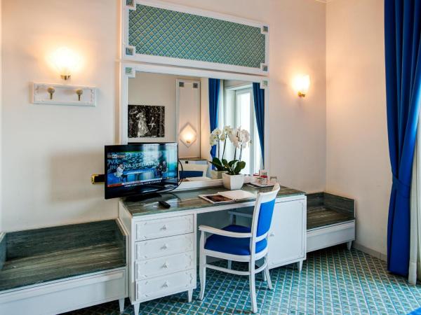 Grand Hotel Riviera : photo 3 de la chambre chambre double ou lits jumeaux deluxe - vue sur mer