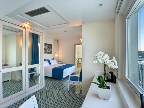 Grand Hotel Riviera : photo 4 de la chambre grande chambre double/lits jumeaux de luxe avec vue sur mer