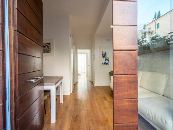Gallery House : photo 1 de la chambre suite avec salle de bains privative