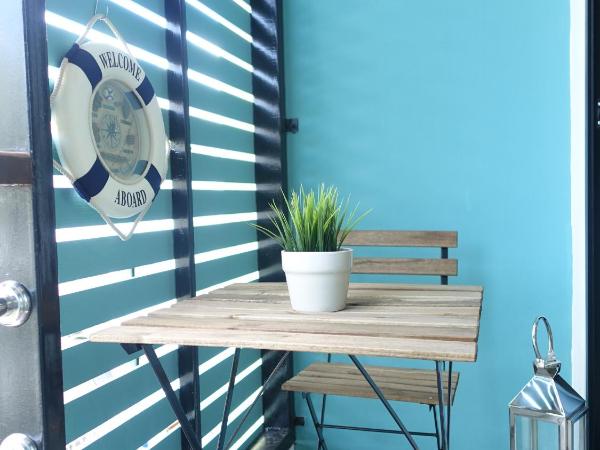 Pace Residence Pattaya : photo 8 de la chambre chambre double avec balcon