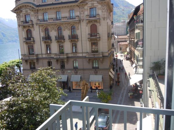 Swiss Lodge Nassa Garni : photo 6 de la chambre chambre double standard avec balcon - vue sur lac