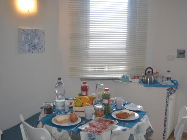 Residence Le Terrazze : photo 6 de la chambre appartement en duplex avec terrasse - vue sur mer