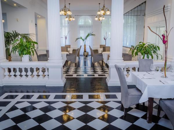 Matejki 8 : photo 9 de la chambre chambre double avec lit king-size