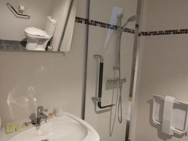 Logis Hôtel - La Chambre d'Amiens : photo 3 de la chambre chambre double - rez-de-chaussée