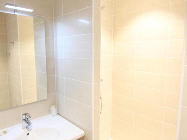 Logis Hôtel - La Chambre d'Amiens : photo 4 de la chambre chambre double avec balcon