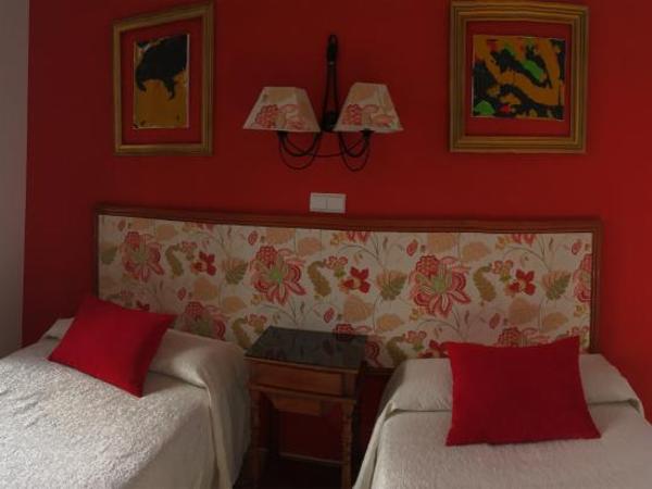 Hostal Maestre : photo 7 de la chambre chambre triple