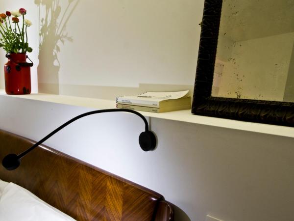 Limen Matera Guesthouse : photo 7 de la chambre chambre lit king-size avec balcon