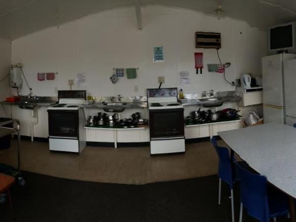 Camellia Court Family Motel : photo 4 de la chambre cabine triple Économique avec salle de bains commune