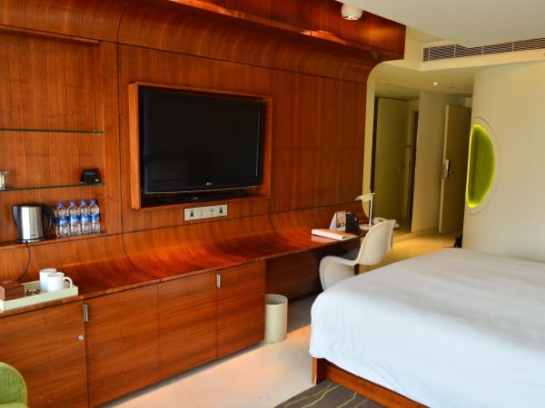 The Park Hyderabad, Banjara Hills near Hussain Sagar Lake : photo 7 de la chambre luxury double or twin room with 10% discount on food and soft beverages