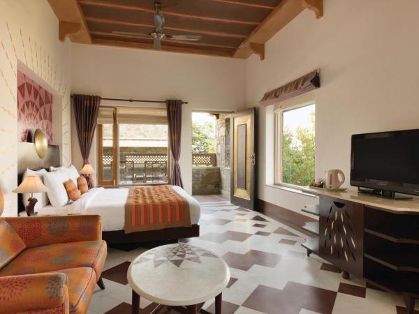 Ramada Udaipur Resort & Spa : photo 3 de la chambre premium villa with valley and sajjan garh fort views (avail 10% discount on f&b service, laundry, & spa)