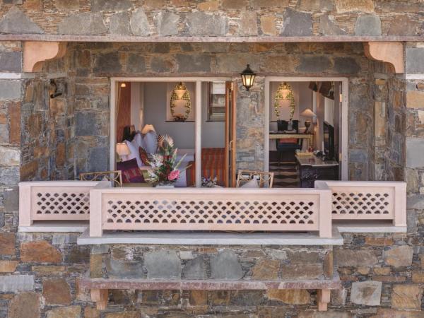 Ramada Udaipur Resort & Spa : photo 4 de la chambre premium villa with valley and sajjan garh fort views (avail 10% discount on f&b service, laundry, & spa)