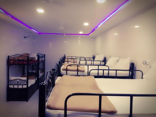 Star Dormitory : photo 9 de la chambre lit simple dans dortoir pour hommes avec salle de bains commune