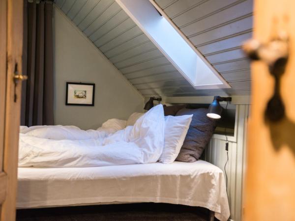 Reykjavík Treasure B&B : photo 1 de la chambre chambre double avec salle de bains privative