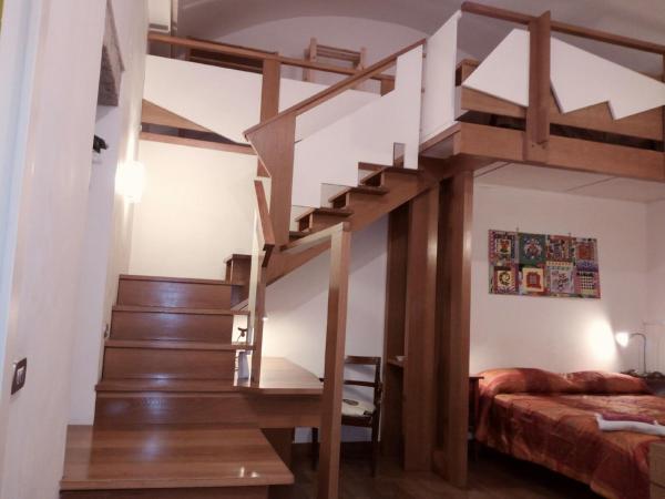 B&B Amedeo : photo 2 de la chambre chambre double ou lits jumeaux avec balcon