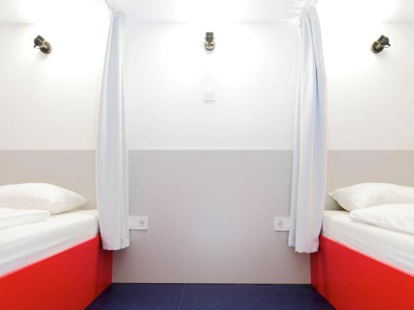 Maverick City Lodge : photo 10 de la chambre lit dans dortoir pour femmes de 8 lits