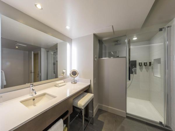 Hôtel & Suites Normandin Québec : photo 7 de la chambre suite studio double avec lit king-size