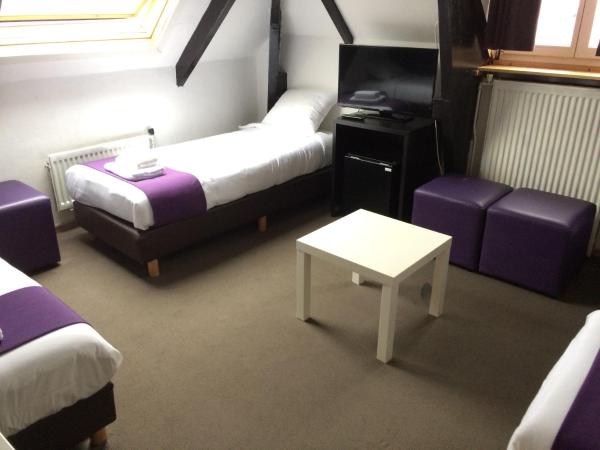 Hotel Bellington : photo 6 de la chambre chambre quadruple avec salle de bains privative