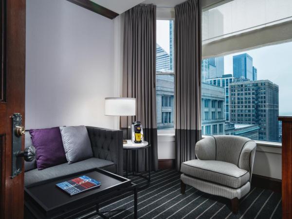 Staypineapple, An Iconic Hotel, The Loop : photo 2 de la chambre suite lit king-size exécutive