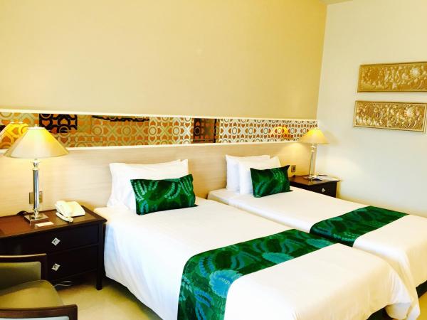 Indra Regent Hotel : photo 8 de la chambre chambre double ou lits jumeaux supérieure