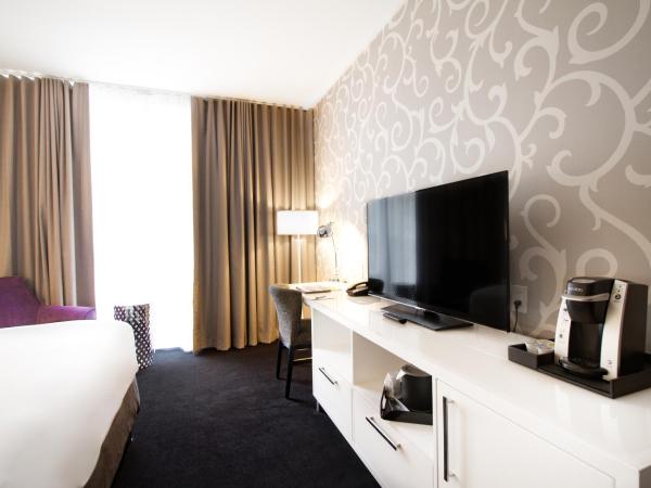 TRYP by Wyndham Savannah : photo 8 de la chambre suite lit king-size - accessible aux personnes à mobilité réduite - non-fumeurs